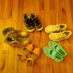 **Sold** Bundle 5 pairs toddler shoes